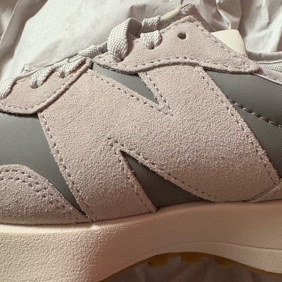 NEW BALANCE 327 - Picture 7 of 10